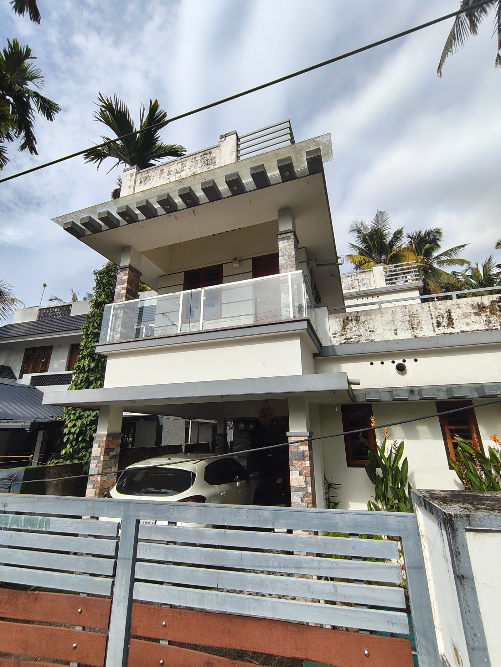 Well-Maintained 4 BHK Villa (2018 Built) | 5.5 Cents Land | Near Kochi City