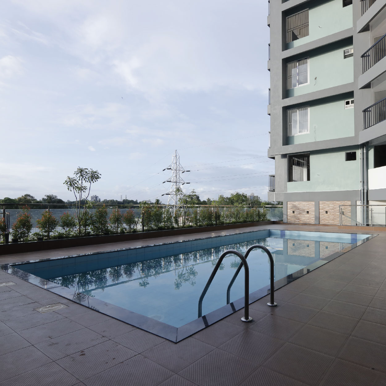 2 & 3 BHK LUXURY APARTMENTS @ KAKKANAD
